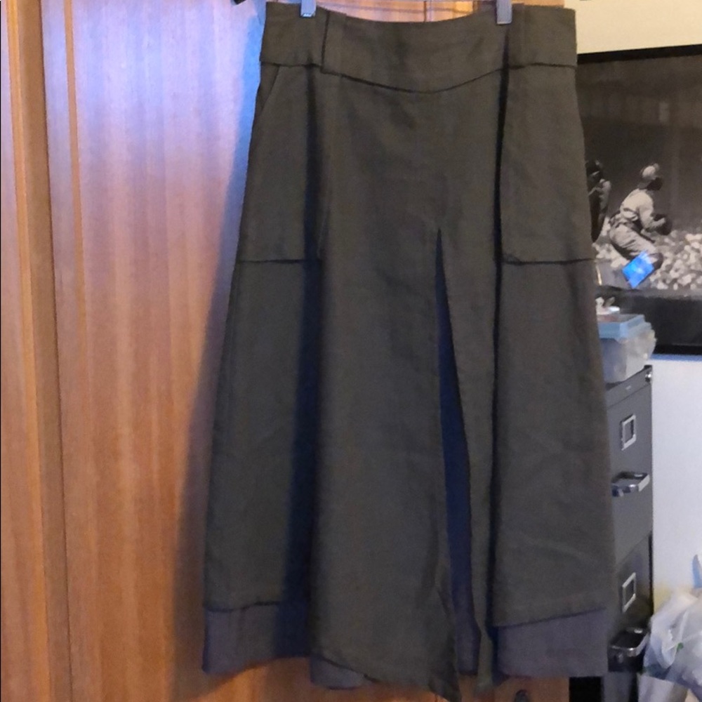 Symmetrical skirt